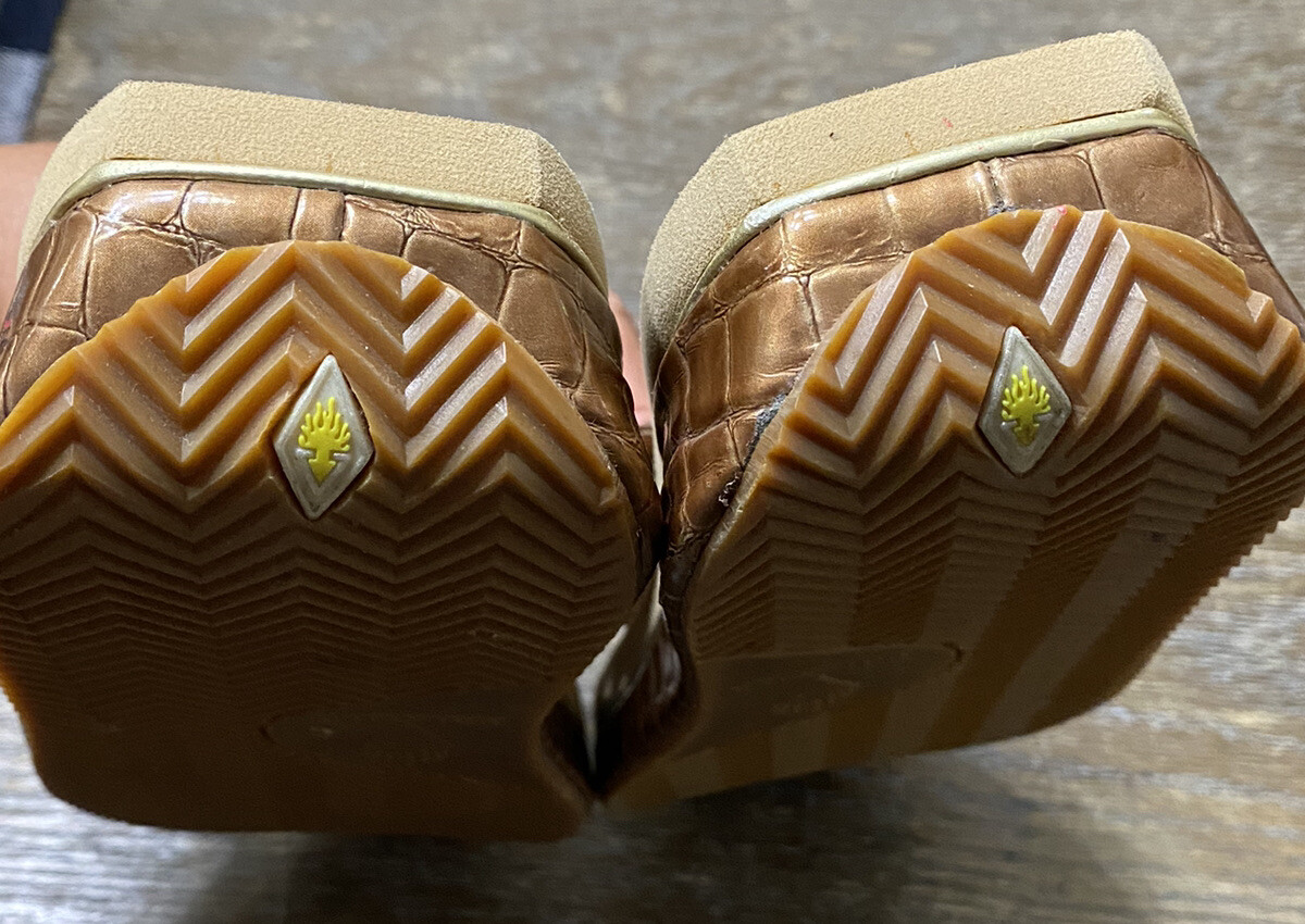 Volatile Women’s 9M Metallic Brown/Gold Croc Print Wedge Sandals
