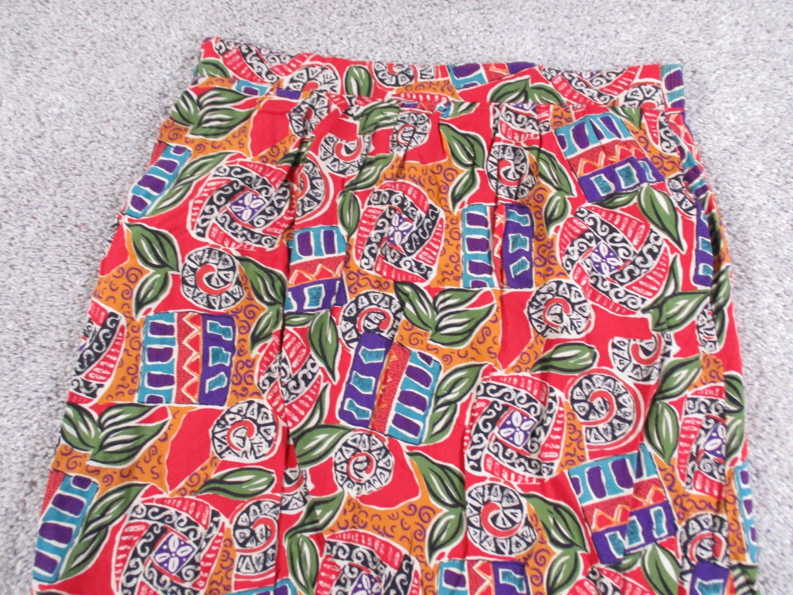 Requirements Medium Womens Skirt Red Geometric Rayon Vintage