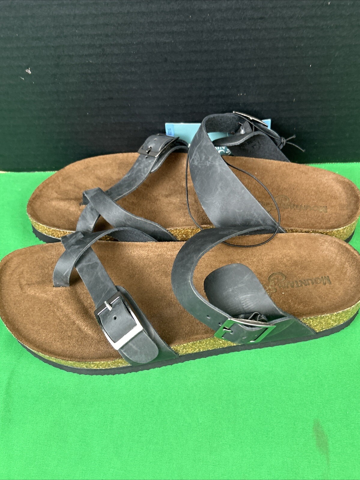 Mountain Sole Ladies Leather Sandal Size 6 Black