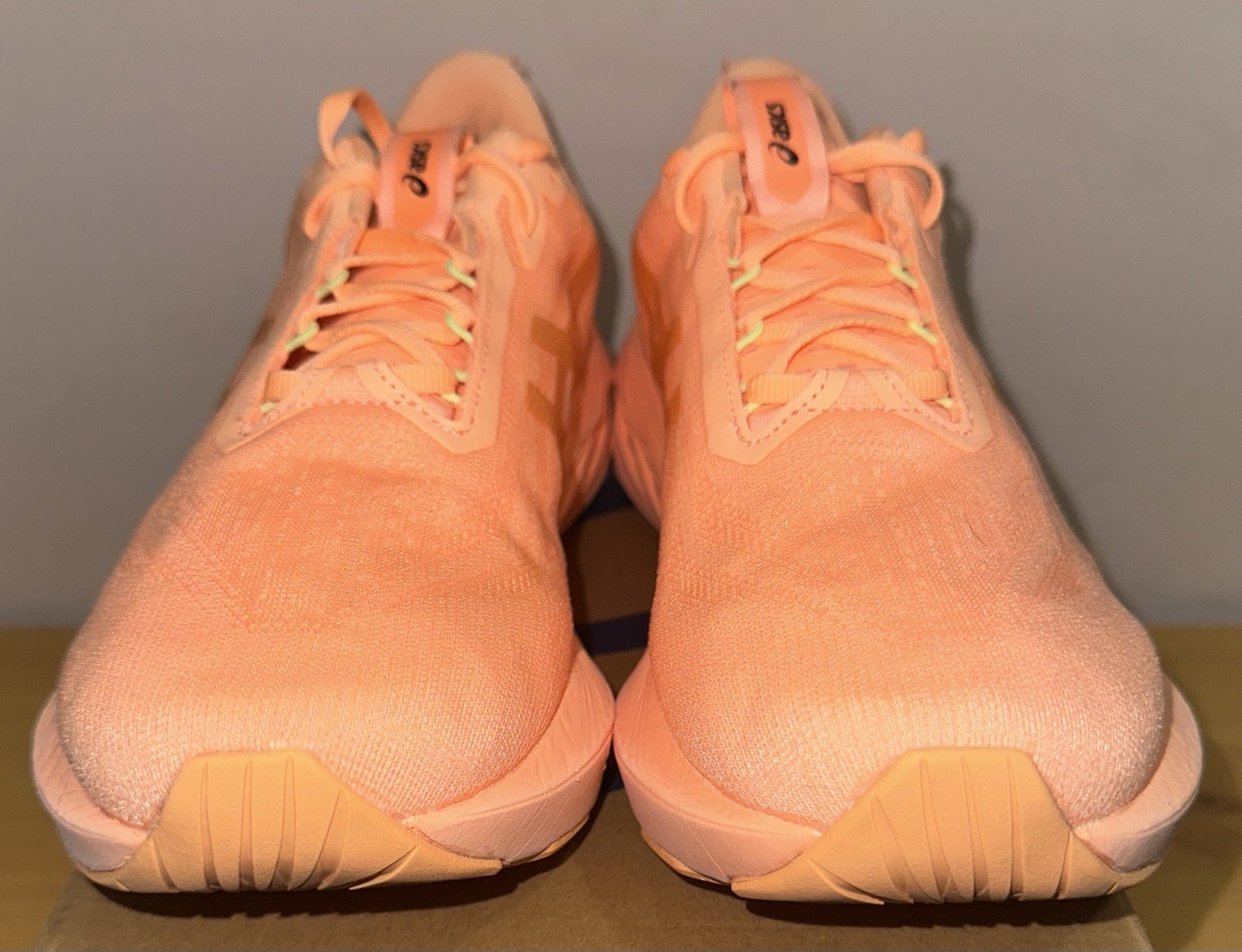 ASICS Novablast 4 1011B887-800 Peach Orange Men’s 9.5 POWB