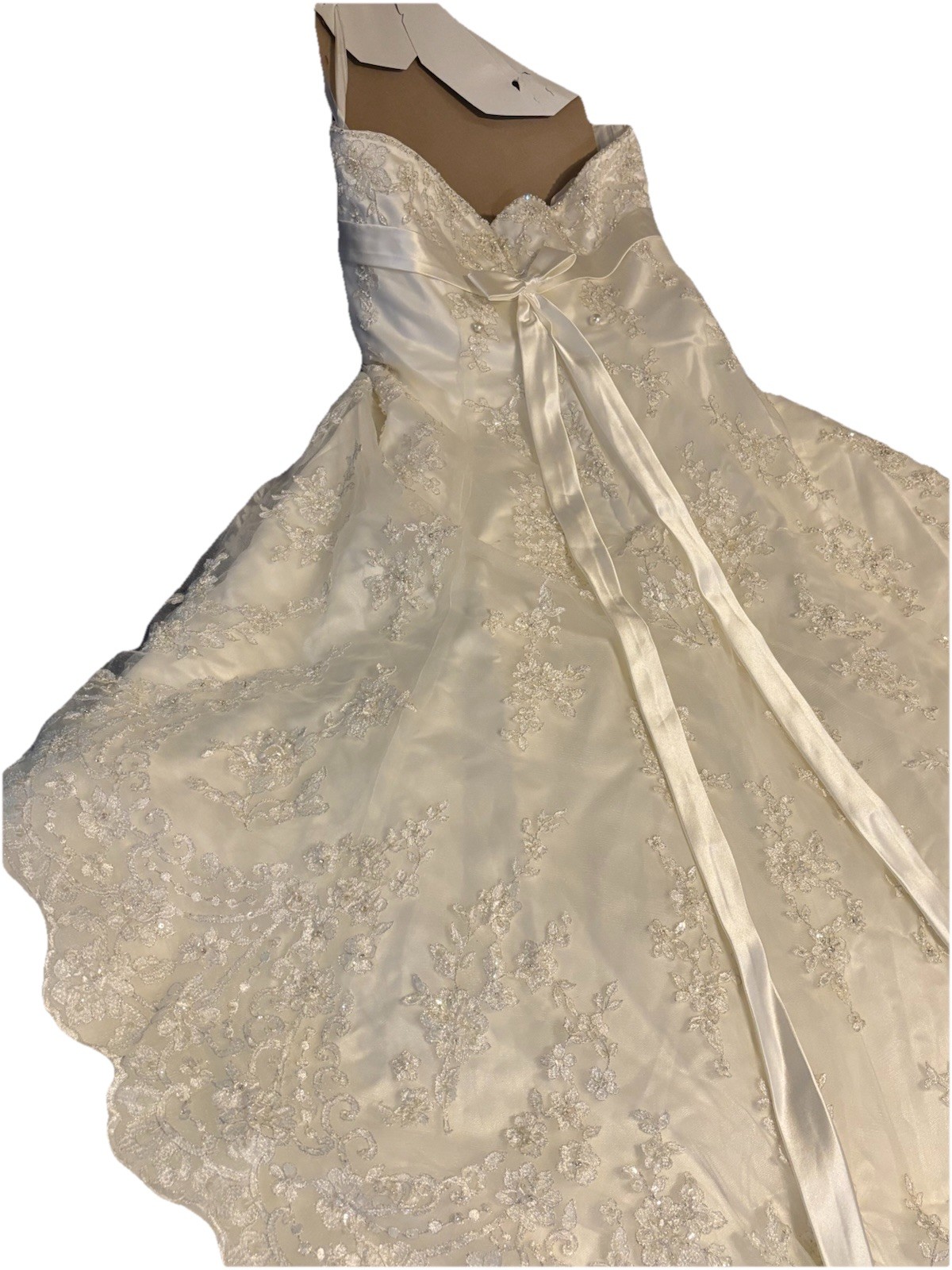 Professionally Cleaned Size 18 Wedding Dress With Built In Bustle. Stored In Box