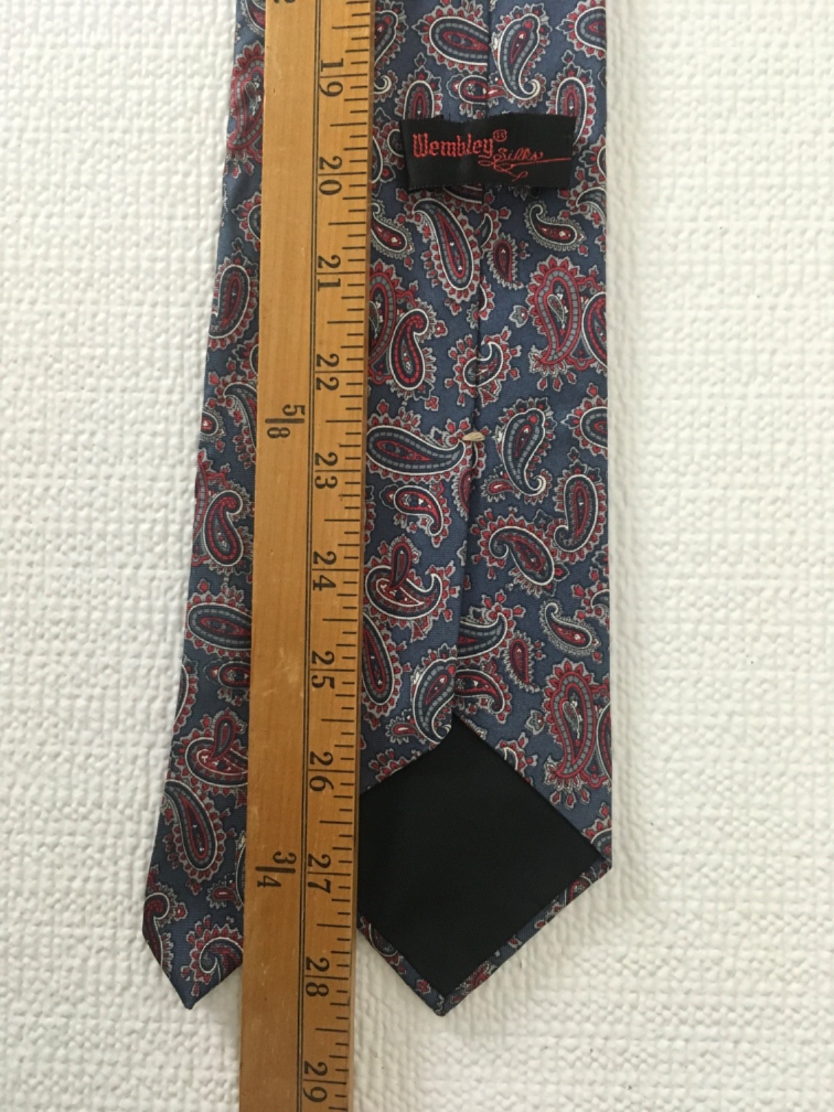 Wembley Silks Neck Tie Dark Blue Red White Paisley Silk 3.25 in Wide 57 in Long