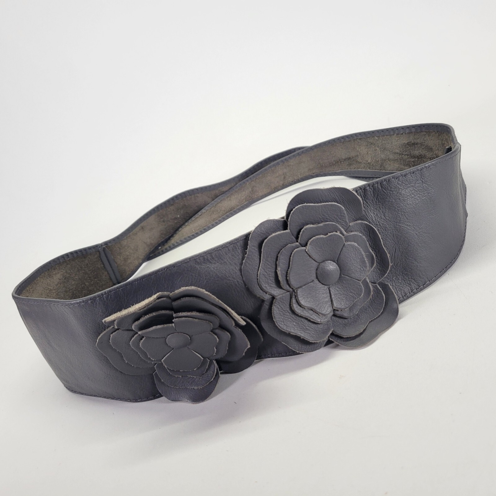 Vintage Leather Belt 28 30 32 34 36 One Size Flower Applique Waist Hip Gray Vtg