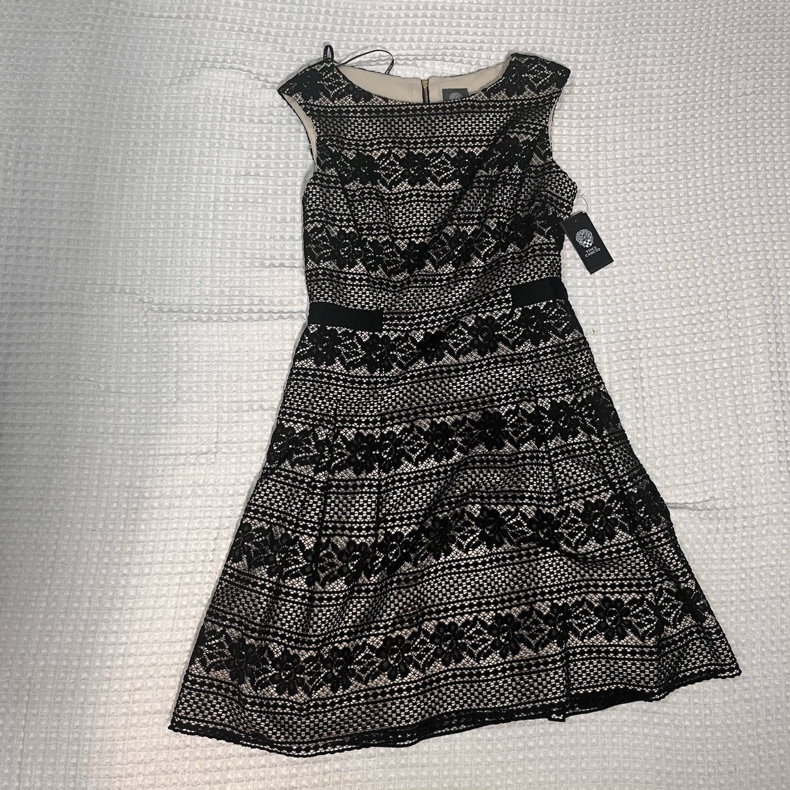 Vince Camuto Fit & Flare Black/Beige Floral Lace Round Neck Dress 8 Zipper
