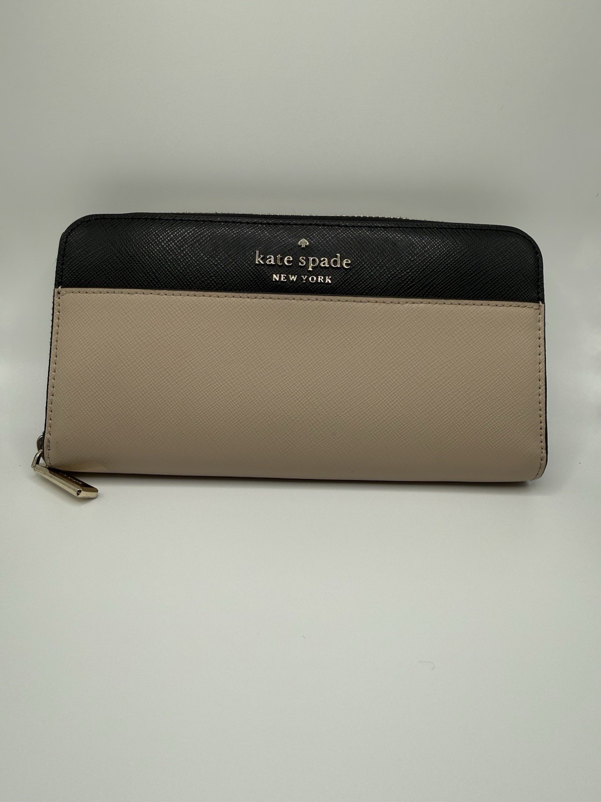 Kate Spade Staci Colorblock Large Continental Wallet – Warm Beige / Black 8″x4″