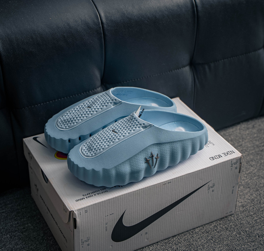 Nike Mind 001 Slip-Ons Pregame Mules – Sapphire Blue – Size 13
