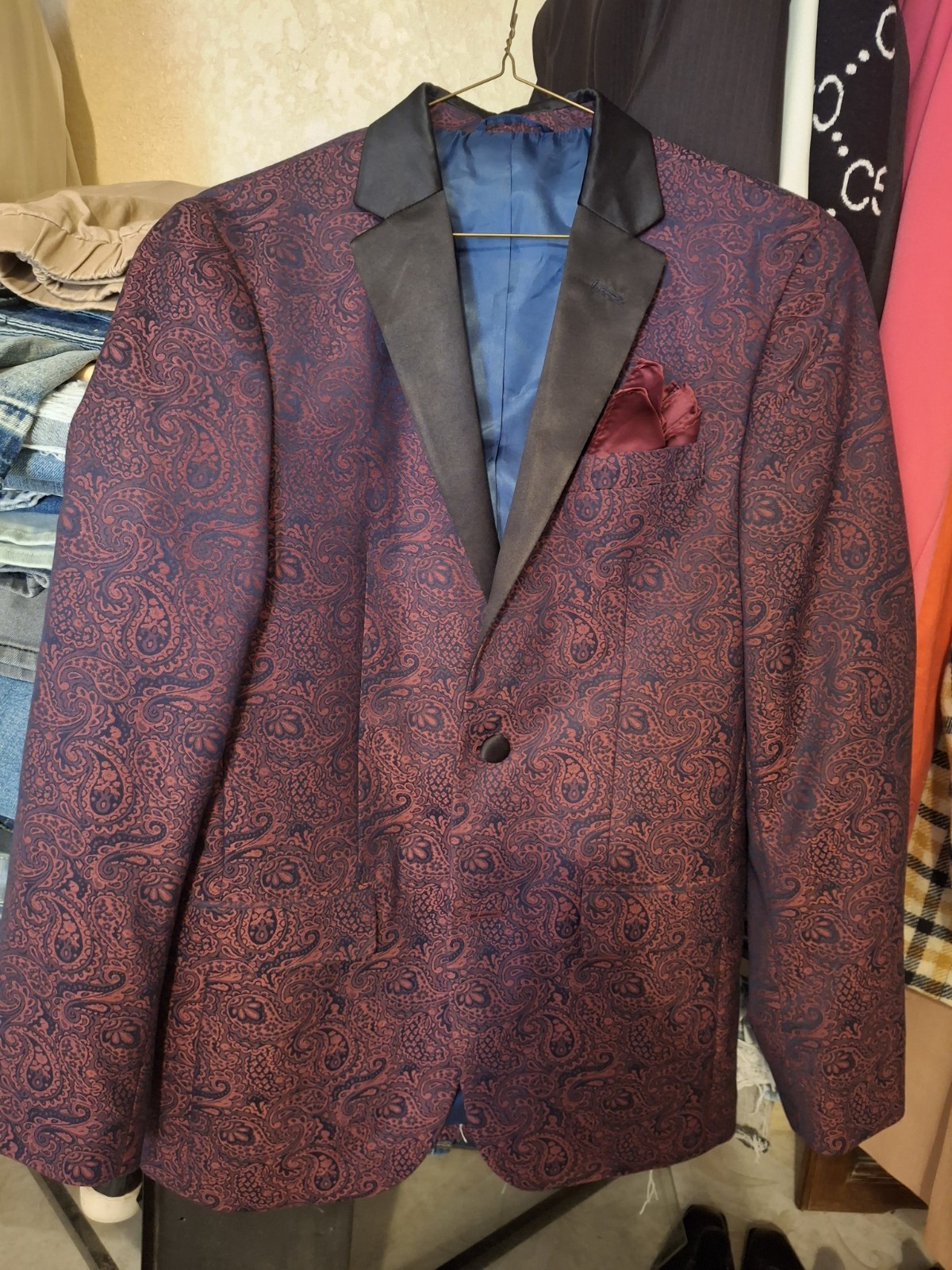 Ben Sherman Men’s Burgundy/Black Paisley 2-Piece Suit 36R Regular Fit 30×28