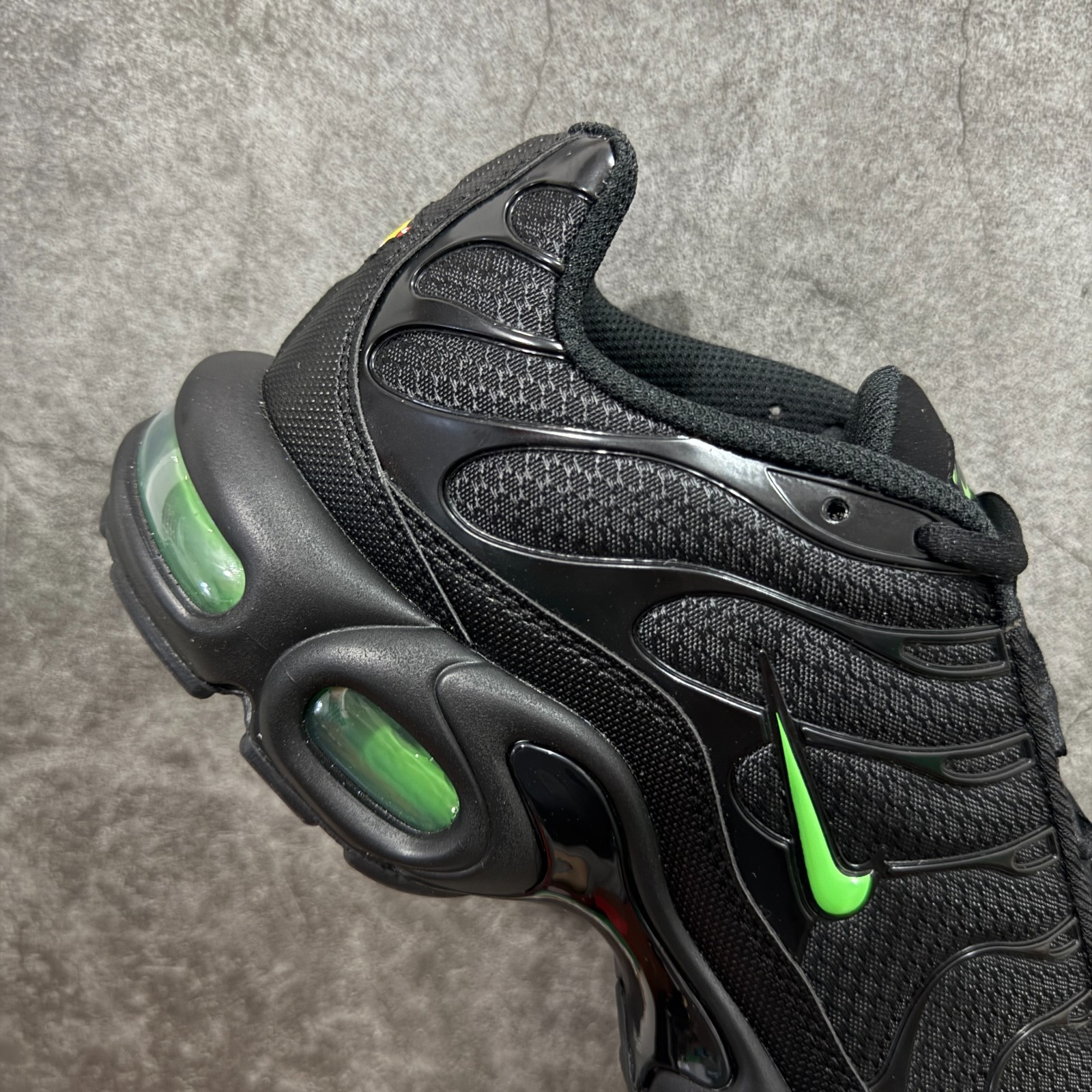 Nike Air Max Plus TN ‘Black Green Strike’ Men Sneakers