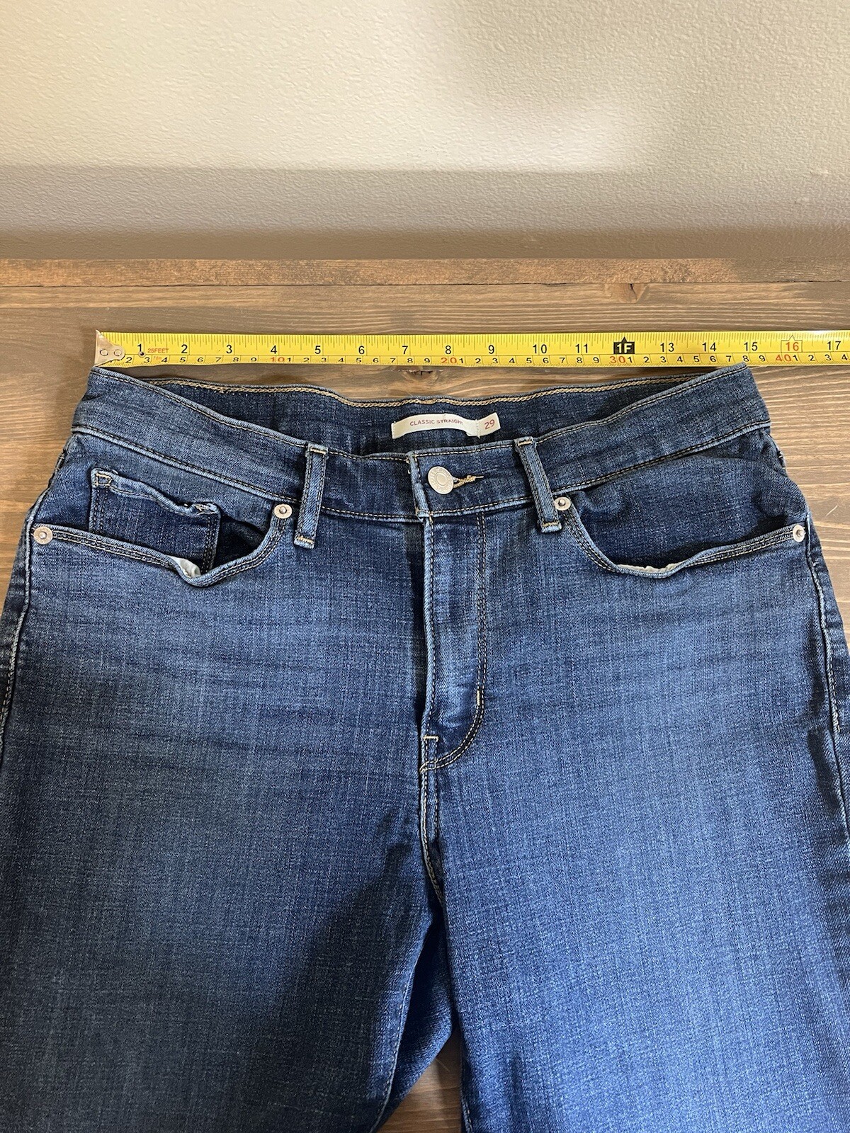 Levi’s Womens 29 Blue Medium Wash Mid Rise Classic Straight Leg Jeans