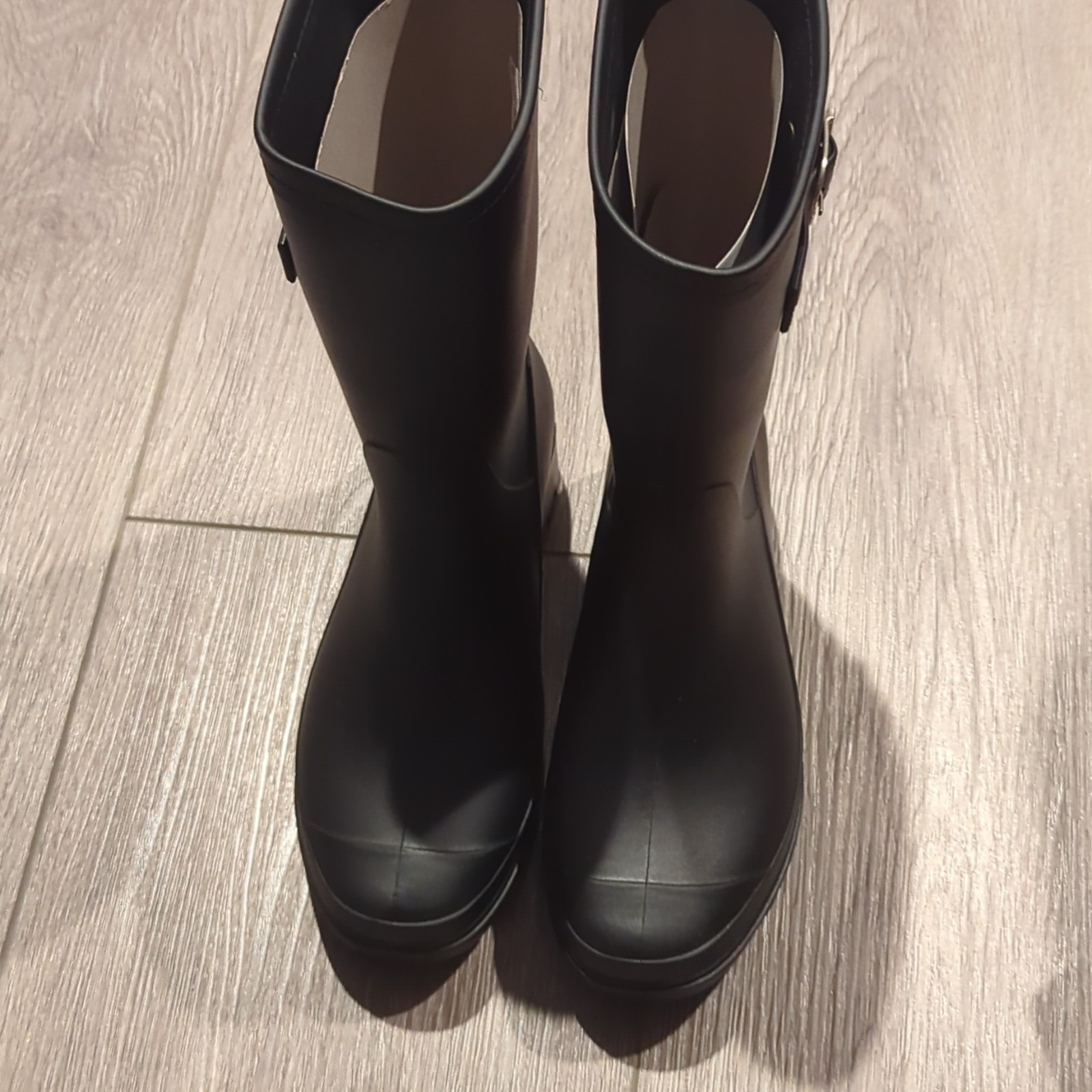 Capelli New York Women’s Black Matte Rubber Mid-Calf Rain Boots Buckle 7M