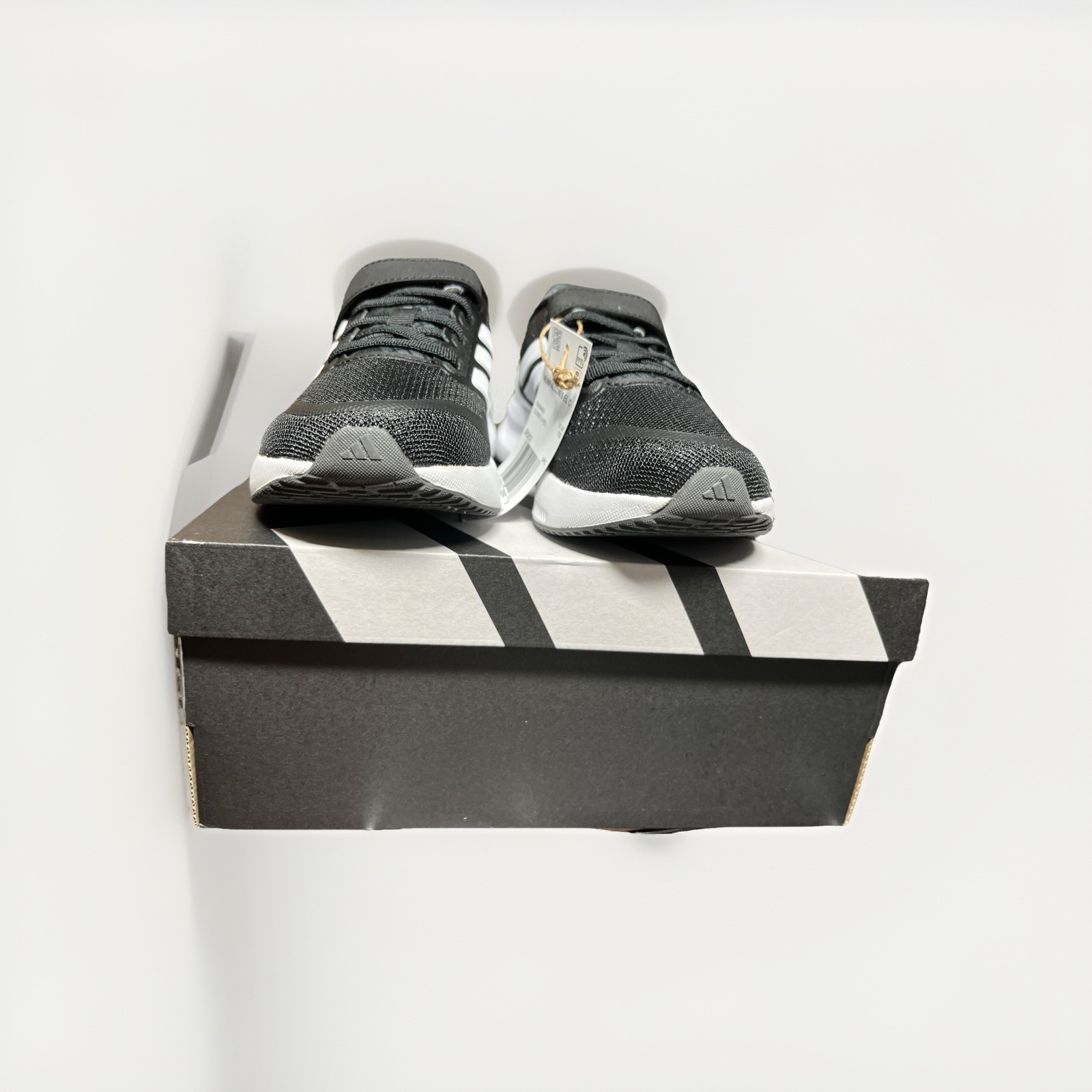 ADIDAS Boy’s Athleisure Runfalcon 5 Sneaker Size 11K