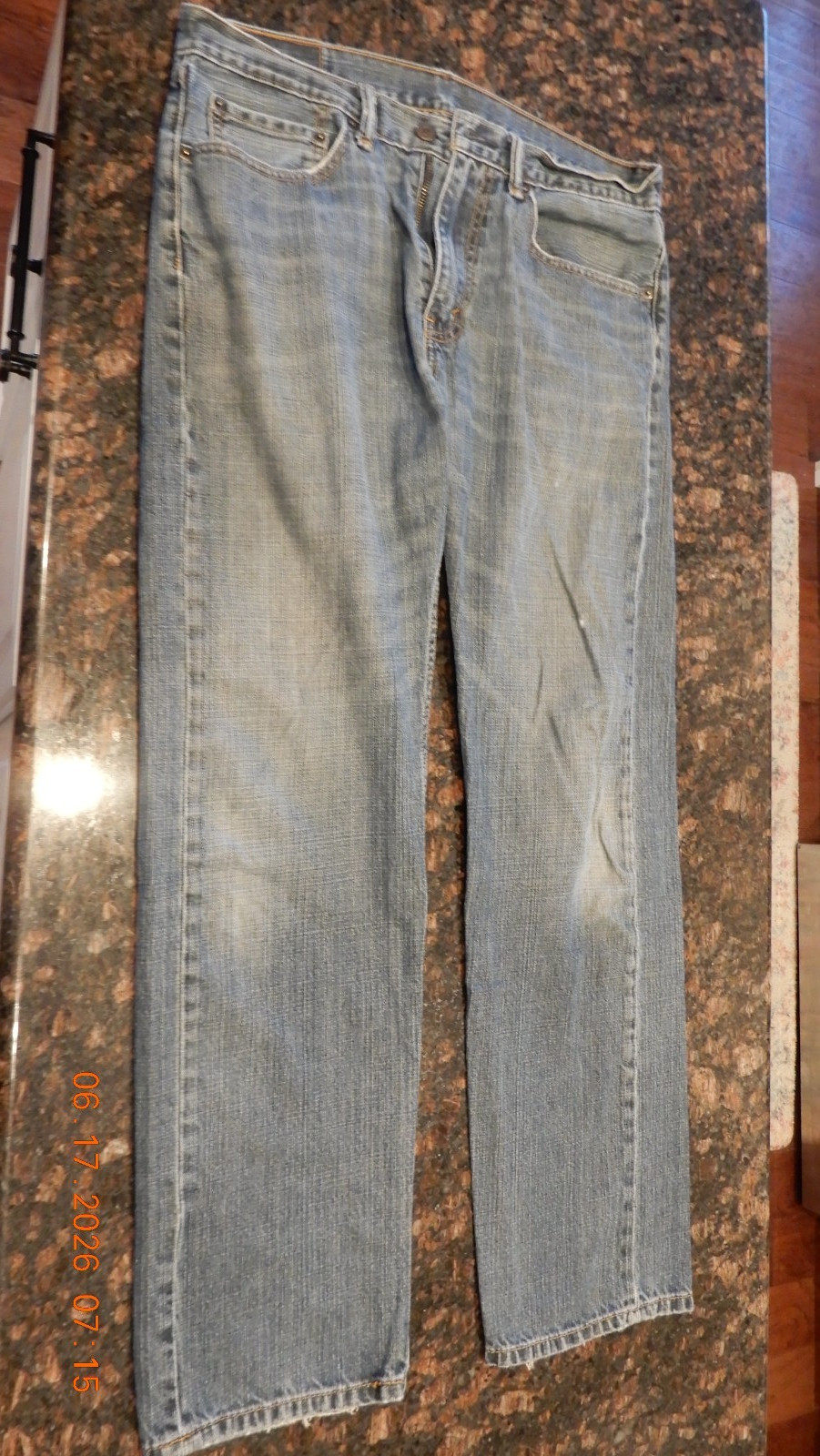 Levis 505 Distressed Blue Jeans Mens 34 x 32 Used