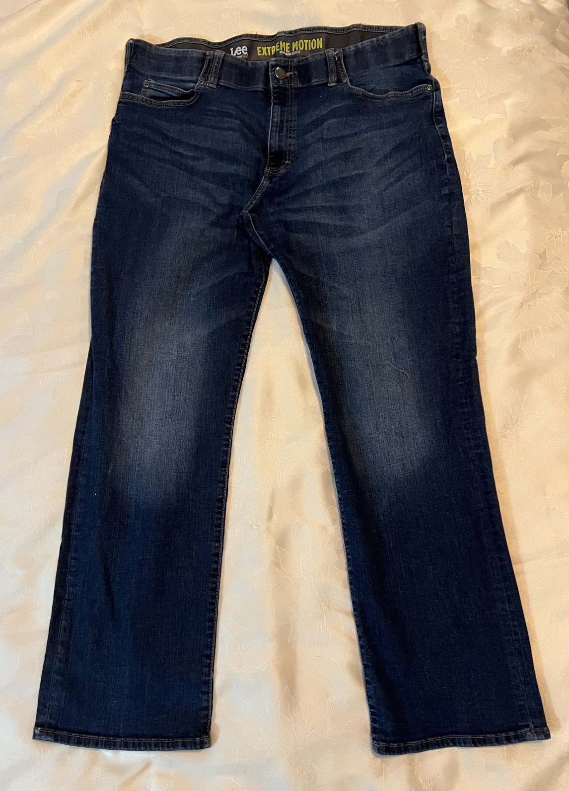 Lee Men’s Extreme Motion Regular Bootcut Flex Waistband Stretch Jean Dark 42×30