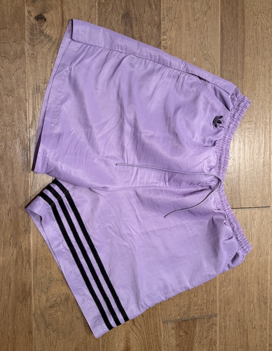 Men’s Adidas Originals Trefoil Athletic Shorts – Size 2XL – Light Purple & Black