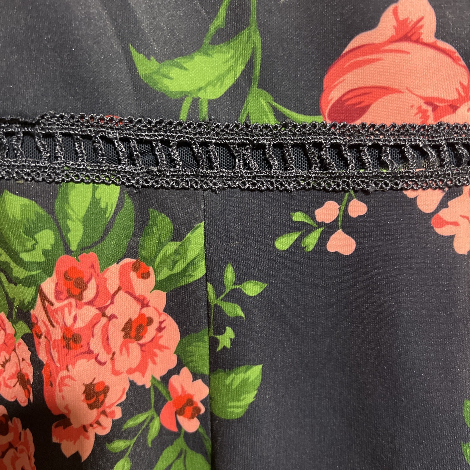 New York & Company Floral Neoprene & Lace Sheath Dress Size M