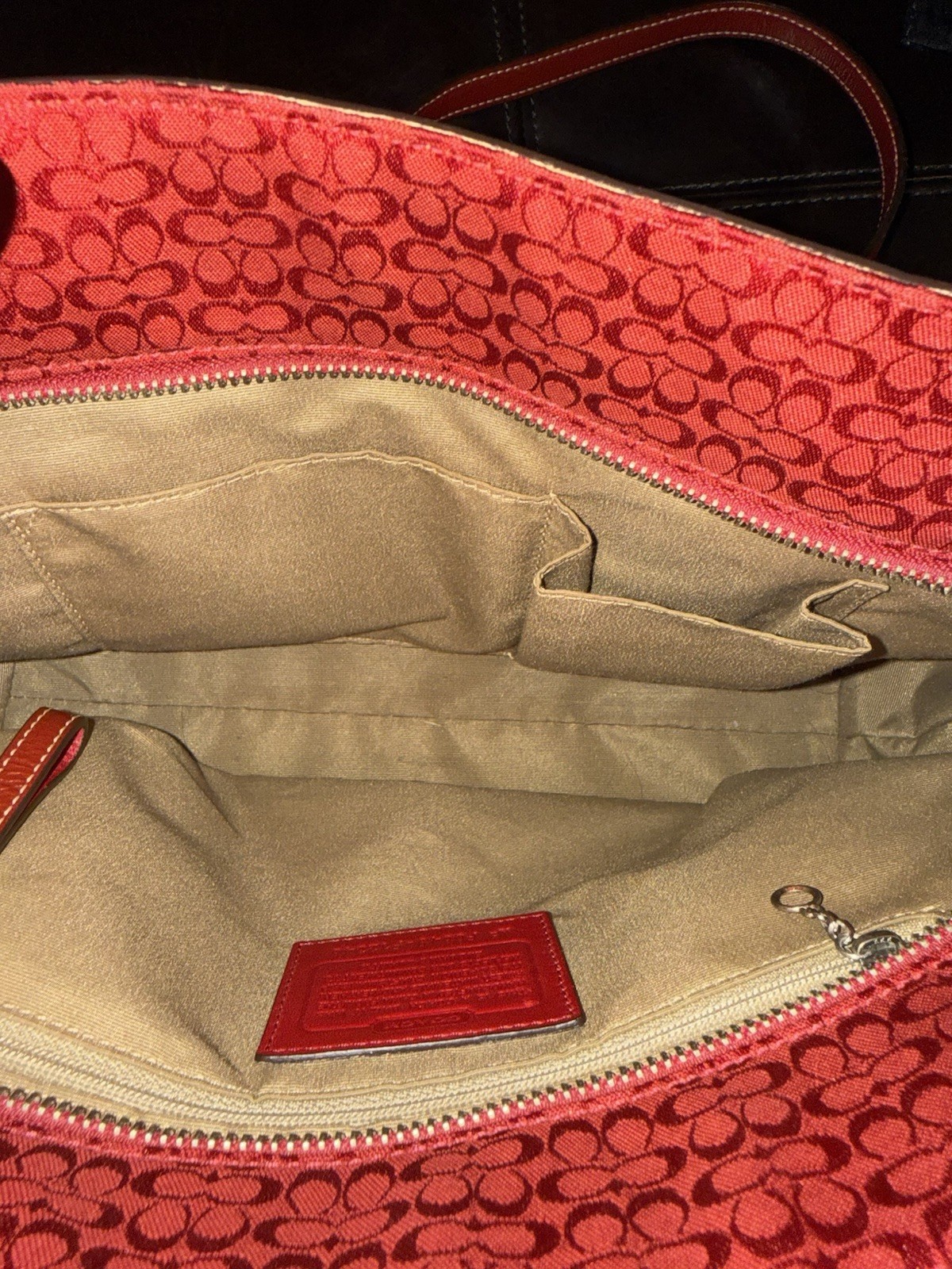 Coach Signature, Cherry Red, SoHo Y2KBag, Zip Top, Lined, Inner Pockets