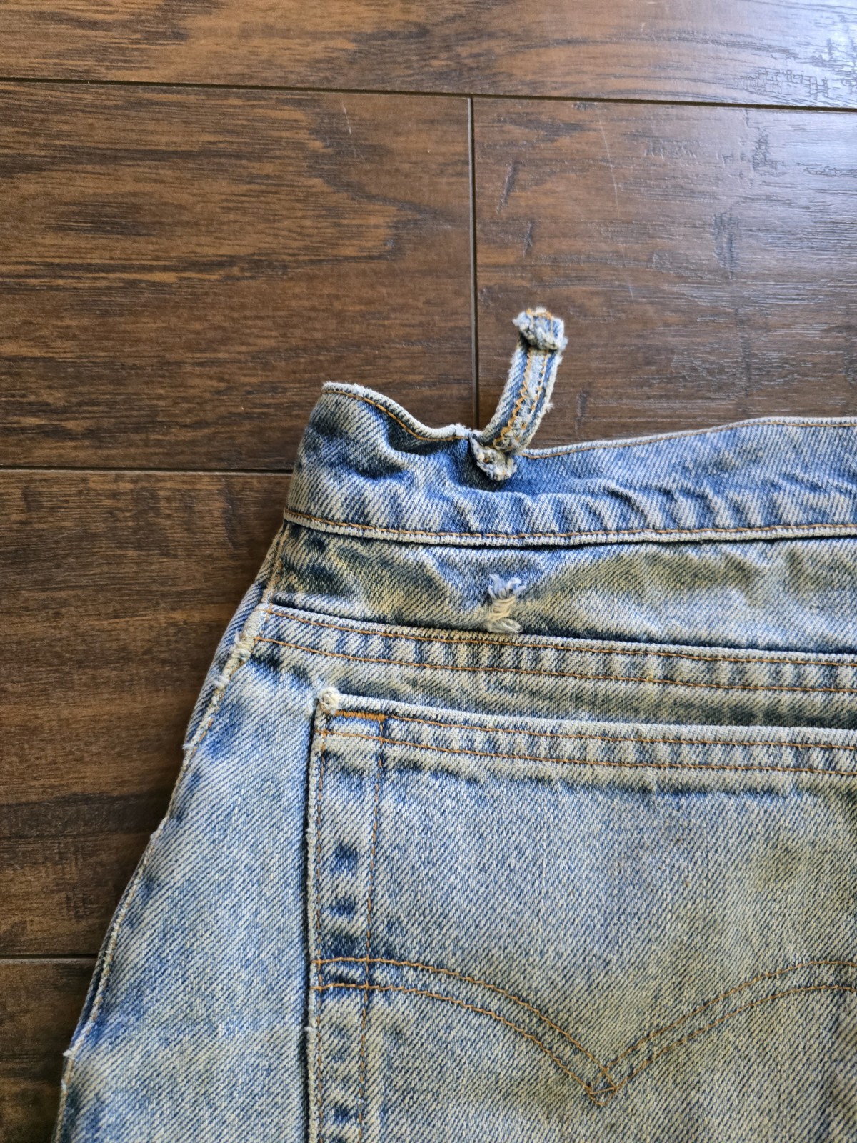 VTG Levi’s 550 Jeans 33×32 Relaxed Fit Tapered Leg Light Wash USA Red Tab 90s