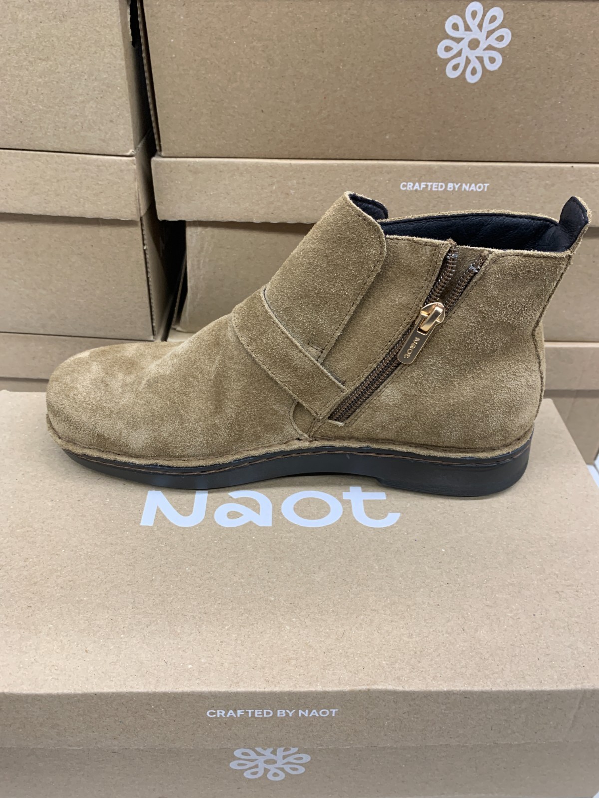 naot Kolmer Bootie Women’s EU 37 38 39 40 41 42 Acorn Suede Ankle Boot