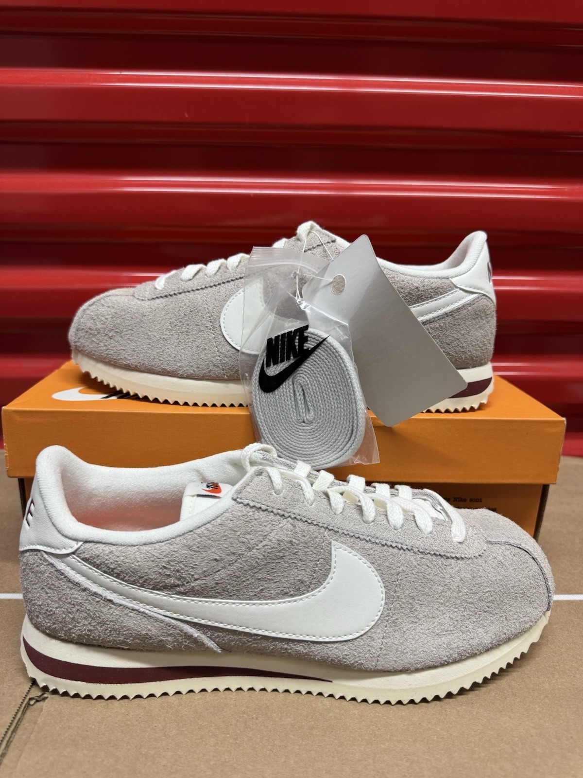 Men’s Size 9 – Nike Cortez SE Suede College Grey Sail Dark Team Red HF3142-001