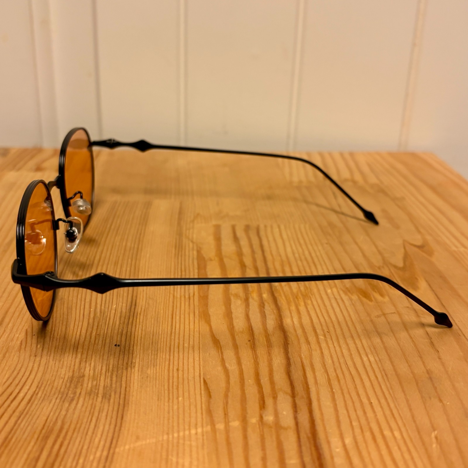New Round Sunglasses Amber Lens Sculpted Black Metal Frames Korean Style Retro