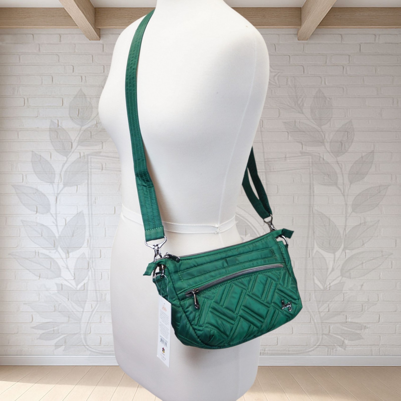 NEW ❤️ Lug Dash Wickedly Emerald Green Crossbody RFID Daisy Interior