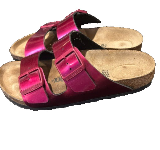 Elegant Natural Metallic Fushia (magenta, pink) Birkenstock Size 38 sandals