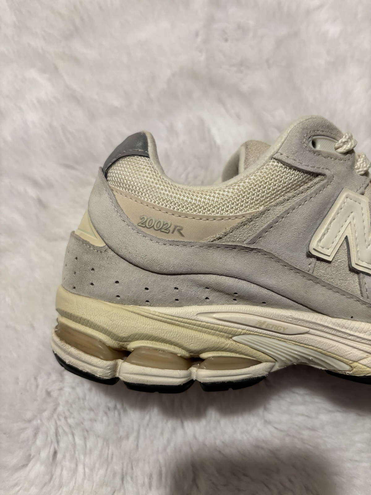New Balance 2002R Calm Taupe M2002RCC – Men 10.5 / Women 12 – No Box Excellent