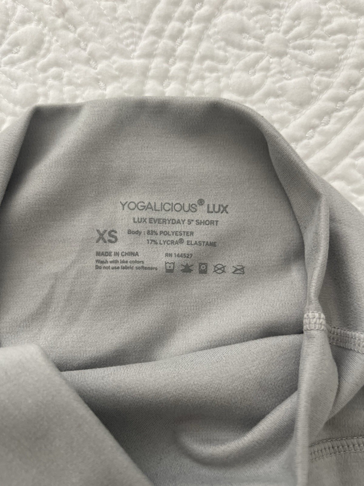 Yogalicious Lux Everyday 5″ Biker Shorts XS Light Green Gray Stretch Knit