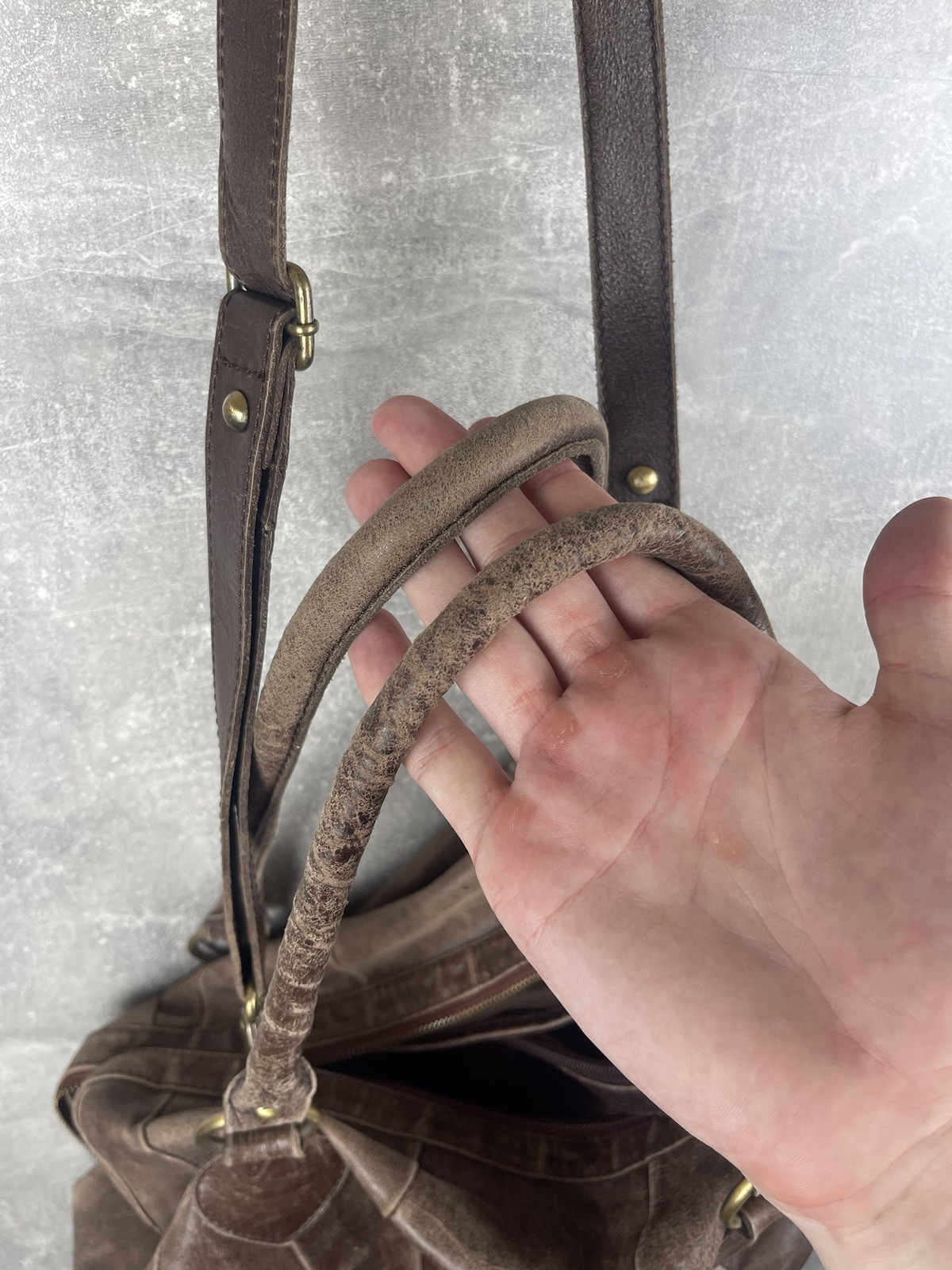 Vintge avant garde artisan italian faded leather brown tote bag
