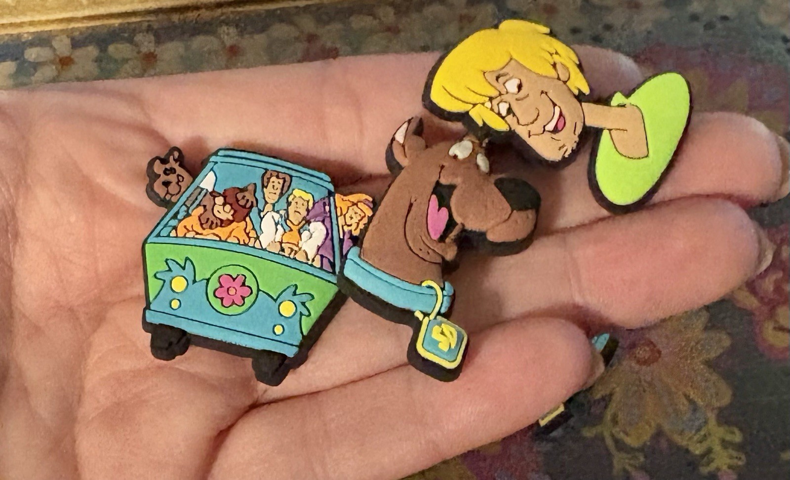 12 Piece Cartoon SCOOBY DOG & FRIENDS Shoe Charms Shoe Decorations SHAGGY THELMA