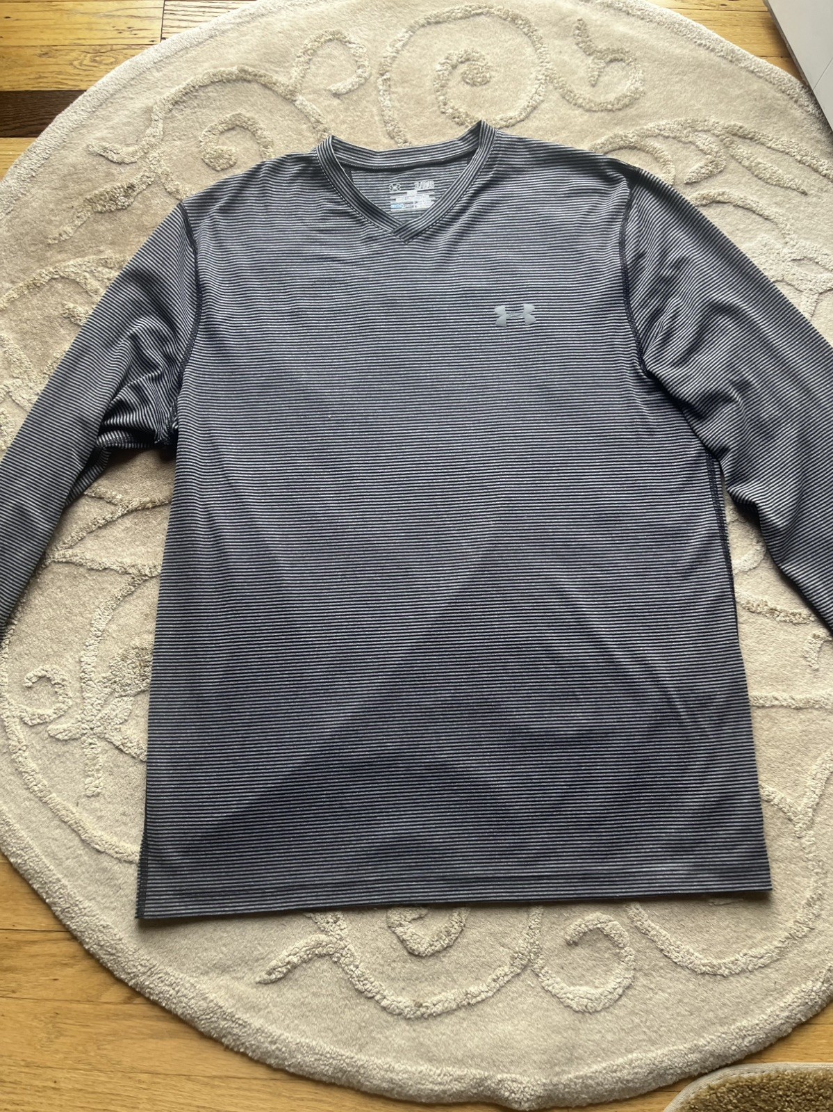 Under Armour Men’s Fitted Long Sleeve Shirt – Black & Gray Striped