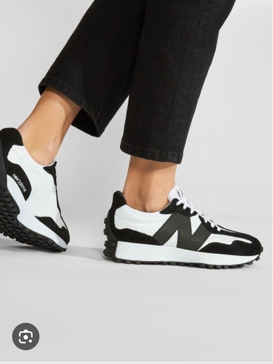 New Balance 327 Womens Causal Sbeakers Size 5.5