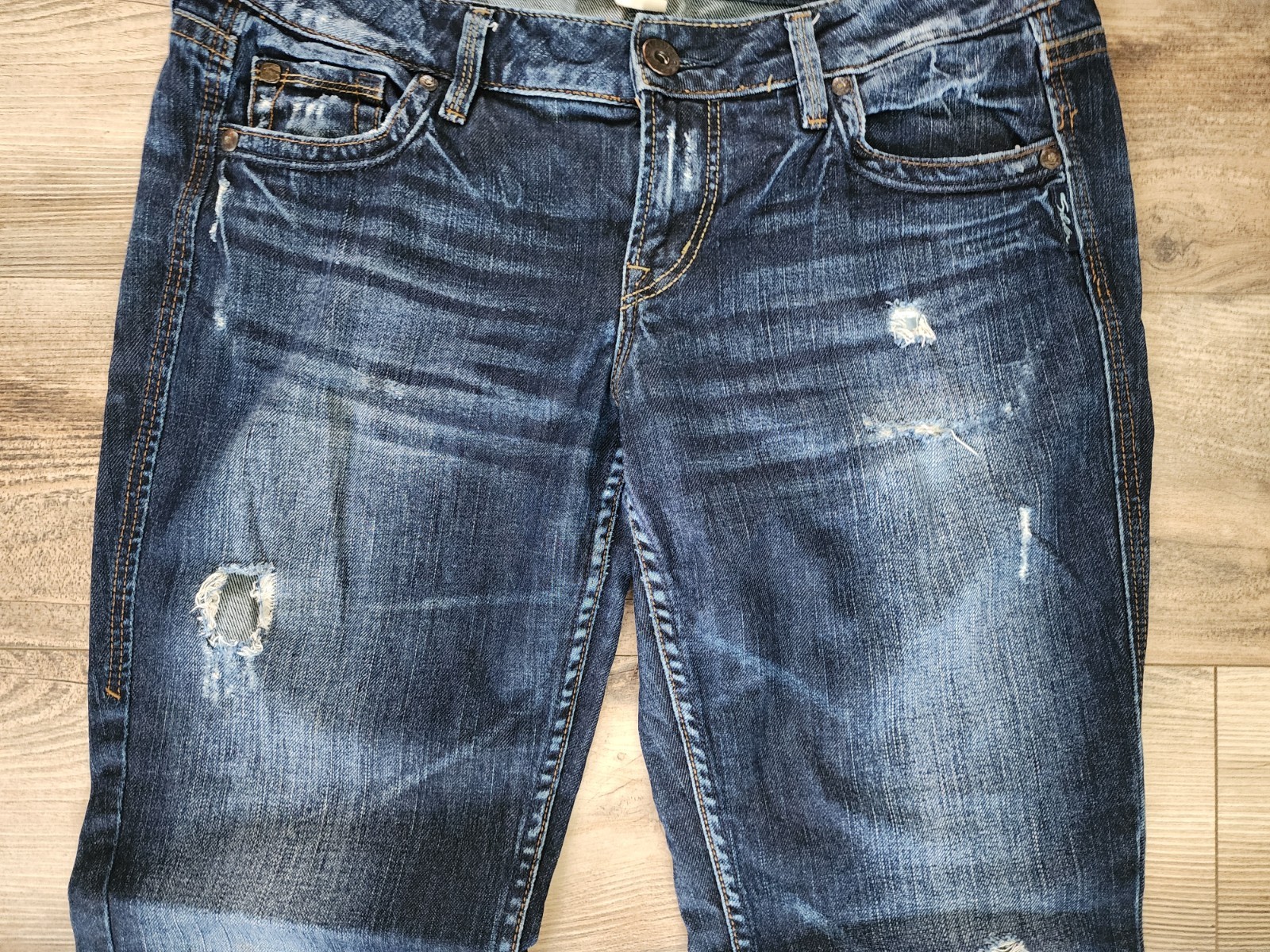 Silver Jeans Eden Flare Womens Jeans | Dark Wash Distressed | sz 31/33