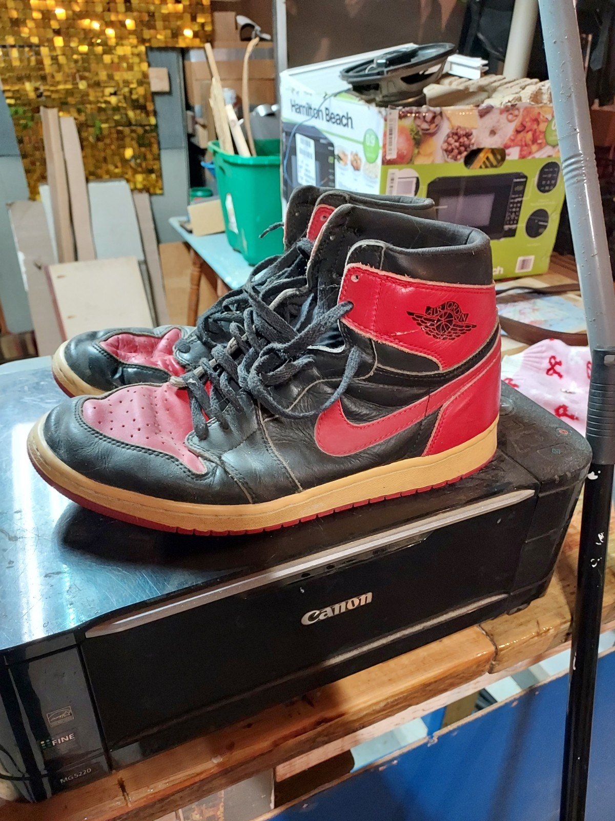 Nike Air Jordan 1 High Top Basketball Sneakers Black/Red Boys US 13 EU 47.5