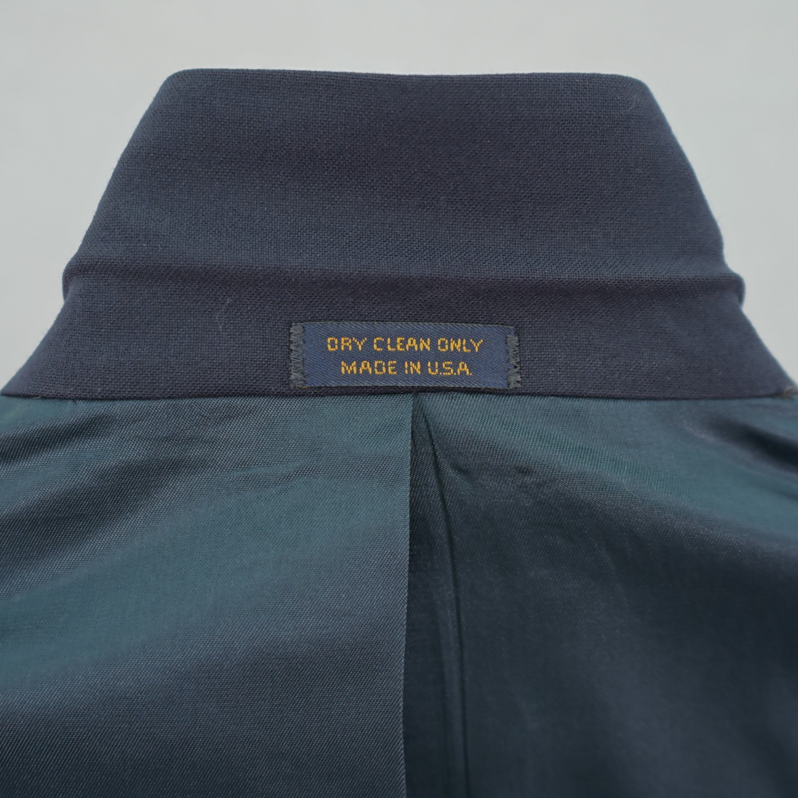 Tailor’s Row Deansgate Worsted Wool Gold Button Blazer 48R