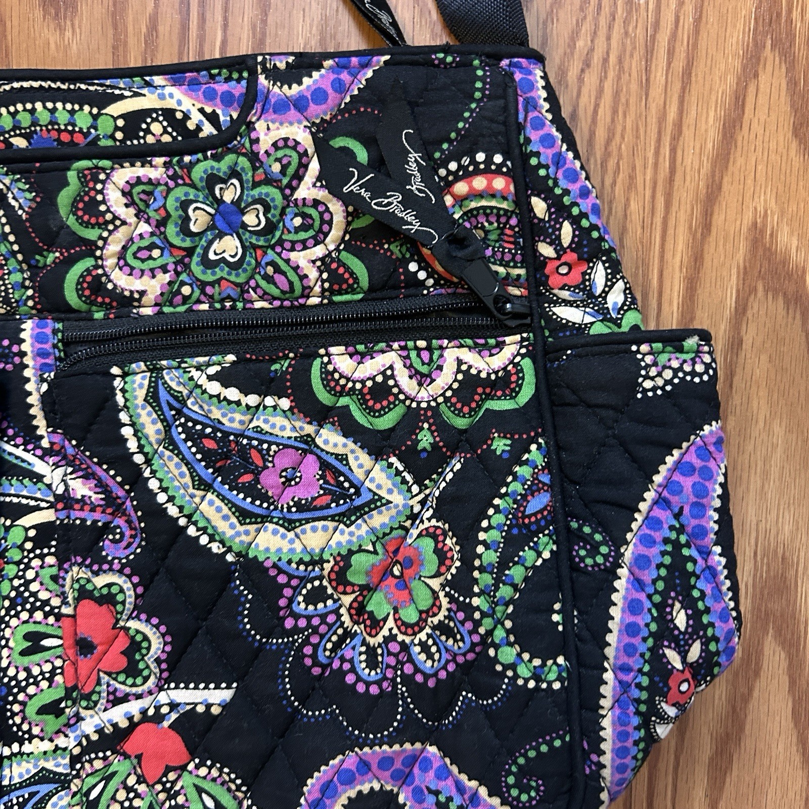 Vera Bradley Medium Quilted Paisley Crossbody Bag Black Multicolor Zip Pouch