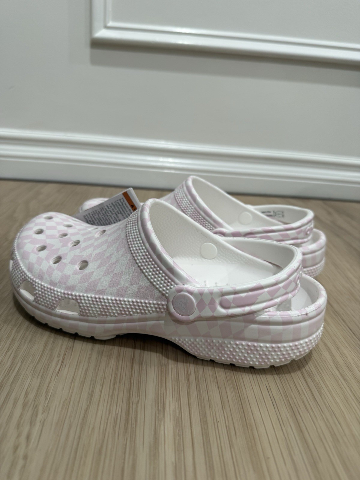 Crocs Warped Checker. Size m7/W9. Unisex Style