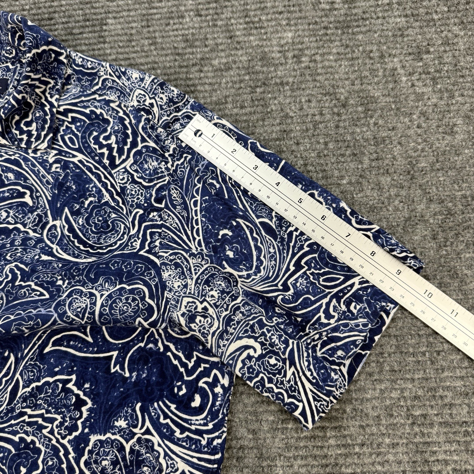 Cremieux Classics Mens Large Blue Paisley Short Sleeve Button Front 100% Cotton