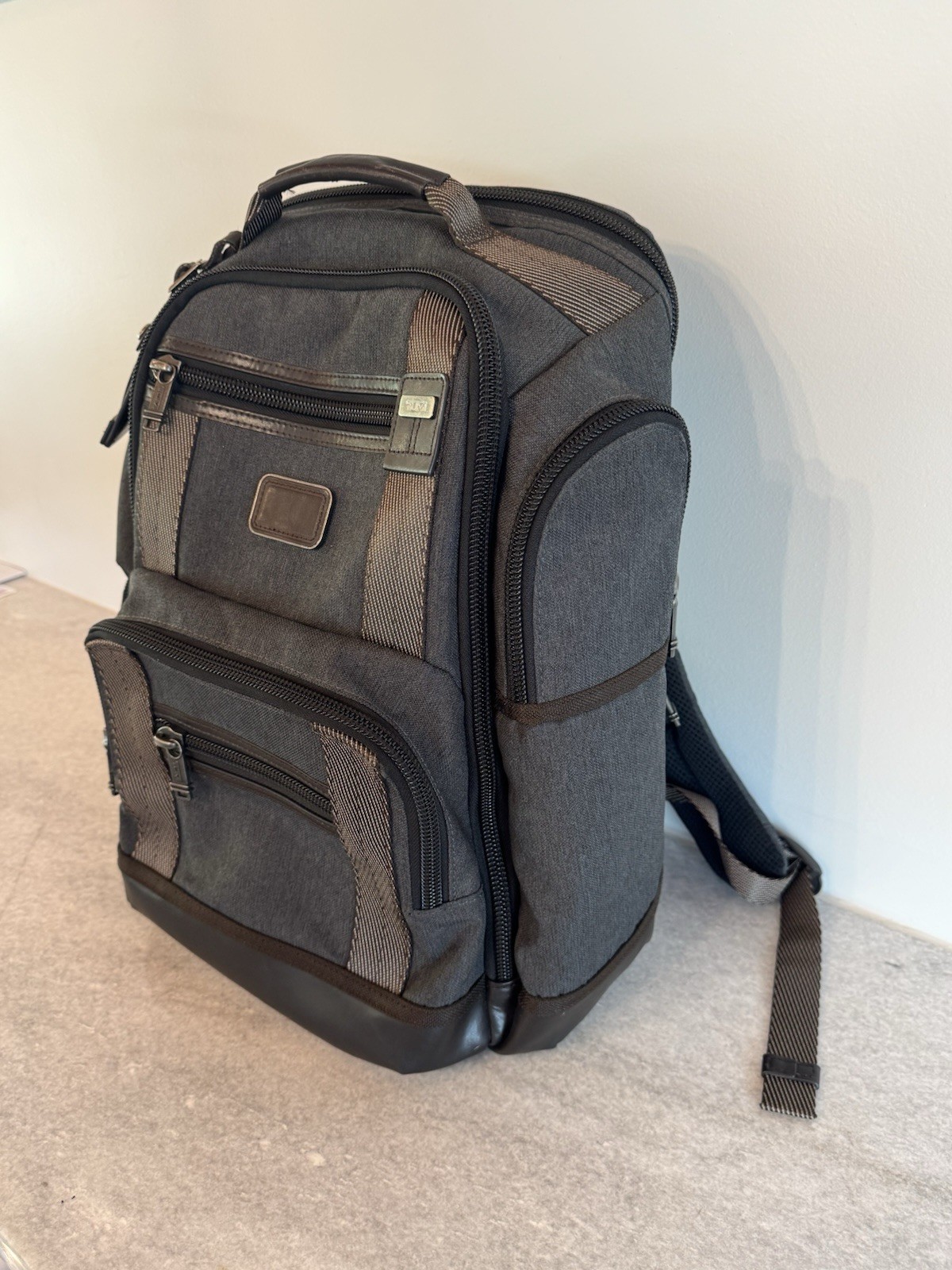 TUMI ALPHA BRAVO Kingsville Deluxe Anthracite Briefcase Backpack
