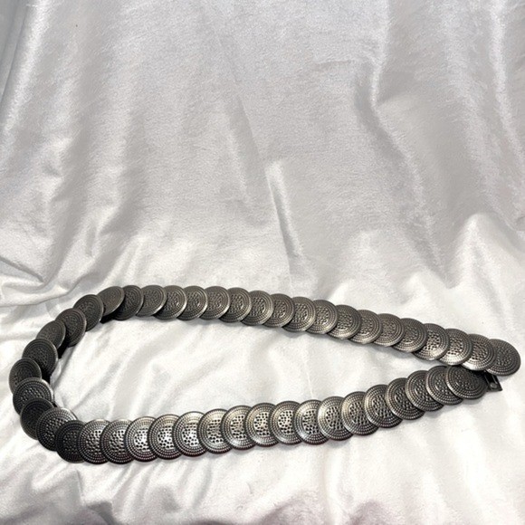 Vintage Gunmetal Silver Metal Medallion Elastic Stretch Waist Belt Boho Western