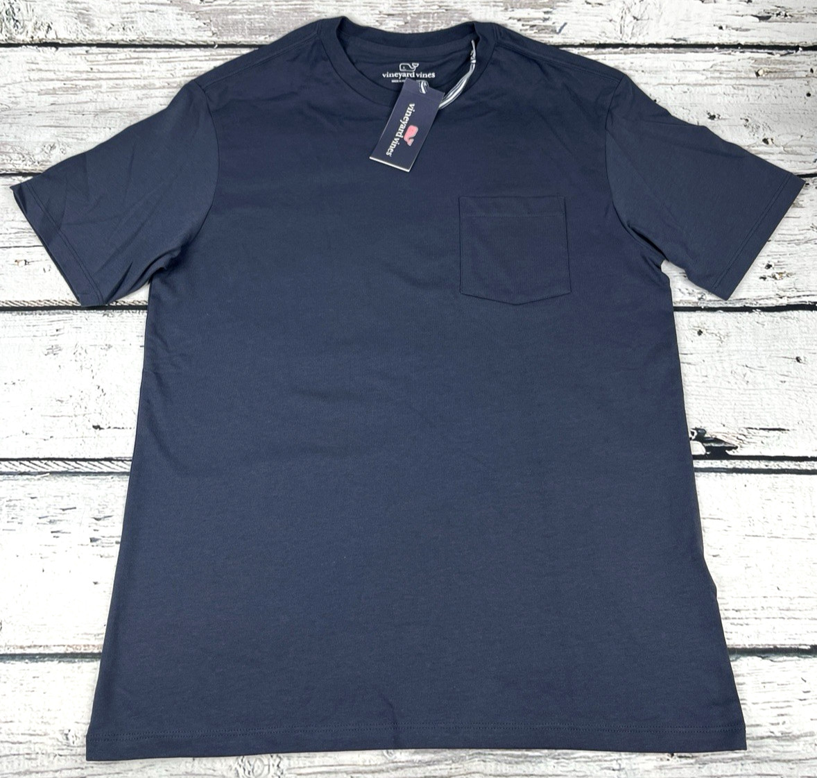 Vineyard Vines Men Short Sleeve Pocket T-Shirt Blue Blazer Size Medium (M) – NEW