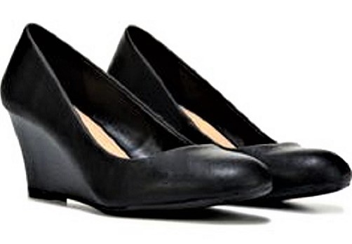 Report Vasco wedge pump black 2.5 ” heels sz 6 Med NEW