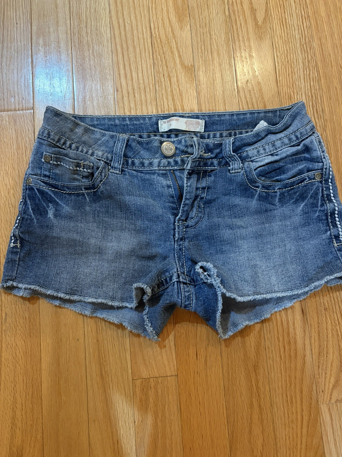 Y2K No Boundaries Low Rise Cut Off Denim Micro Mini Shorts Juniors Size 7