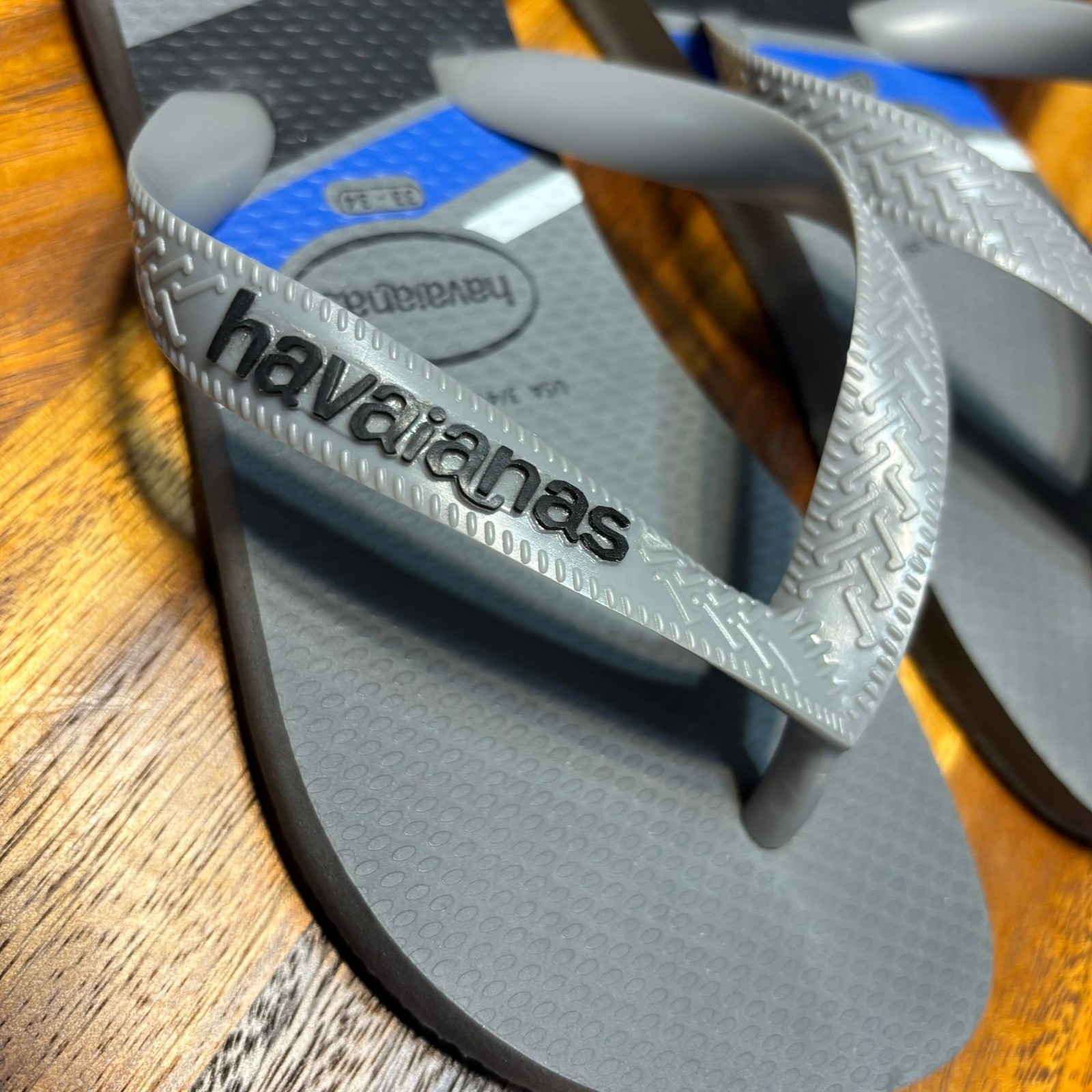 Havaianas, Grey/Blue Colorblock Flip Flop Sandals Boys – Size 3/4Y