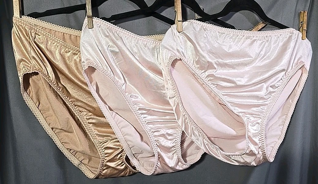 Vanity Fair Radiant Collection Light Control Undershapers 3 Pack Hi-Cut 5XL