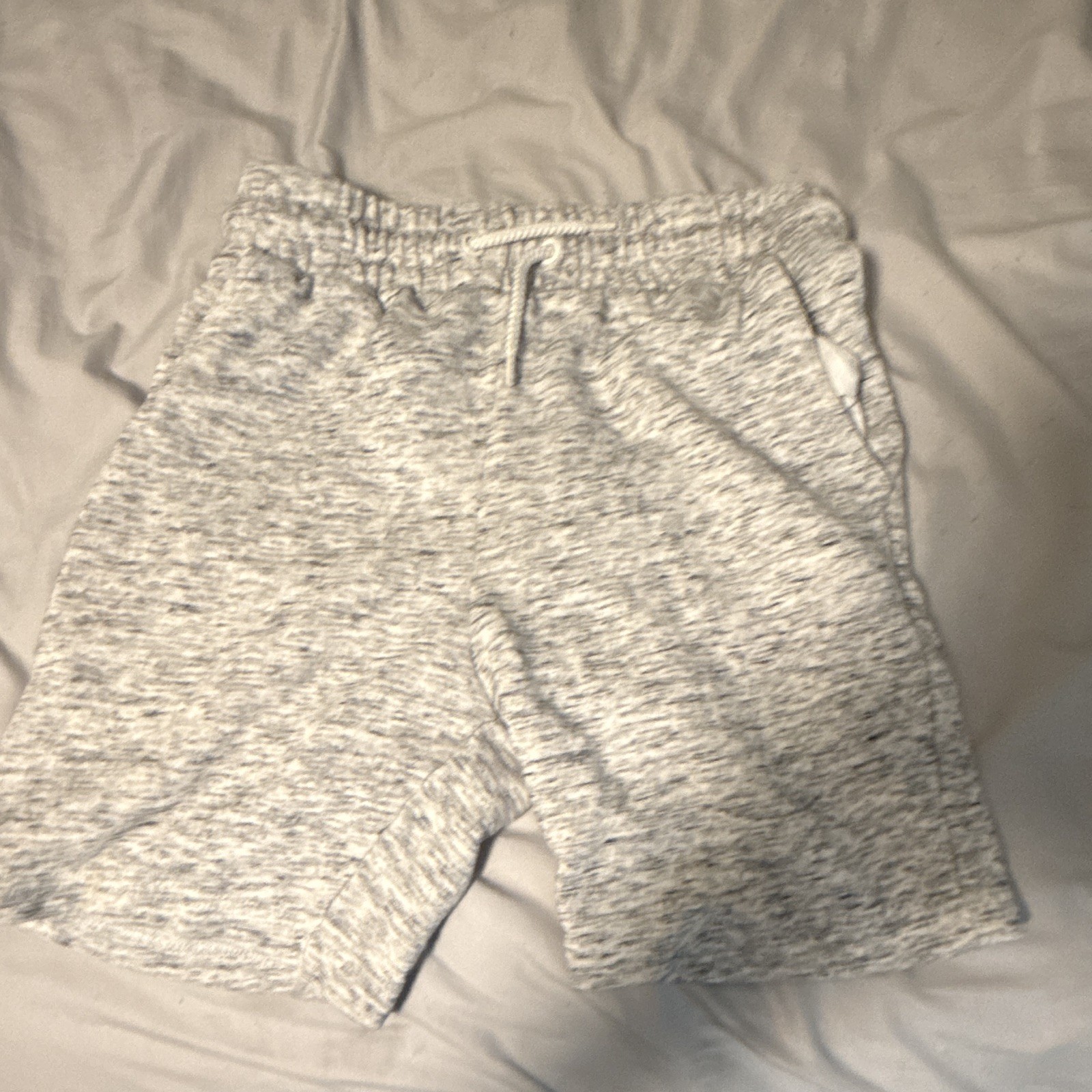 H&M Men’s Gray Heathered Knit Sweat Shorts Drawstring Closure Slash Pockets