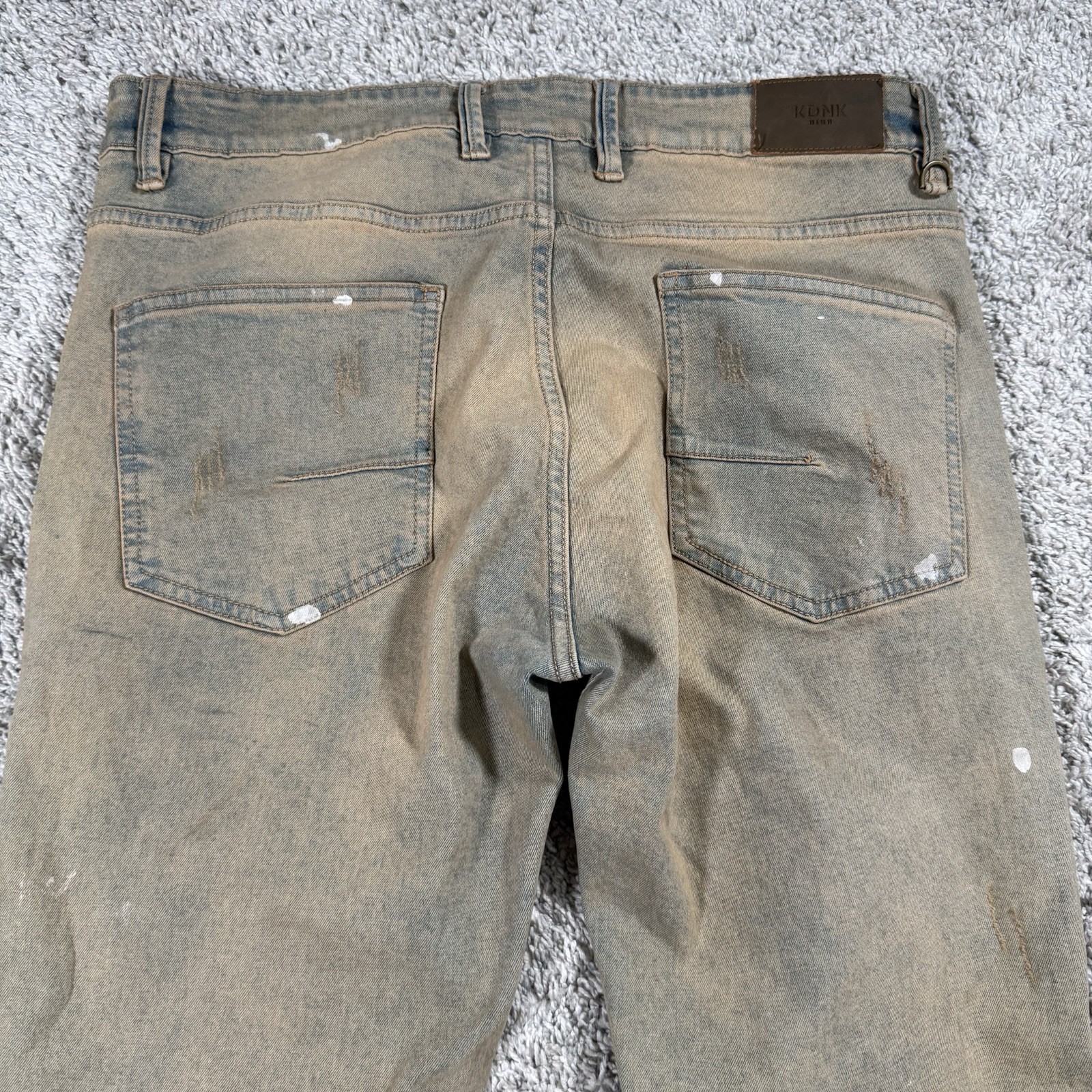 KDNK Jeans Mens Size 34×32 Blue Tan Paint Splatter Distressed Slim Denim Pants