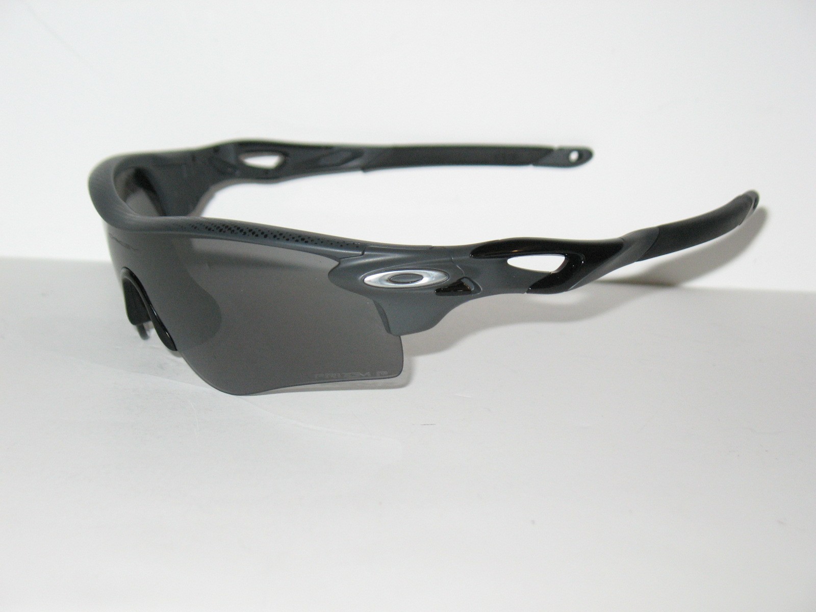 Oakley RADARLOCK High Resolution Carbon Frame Prizm Black Polarized Sunglasses
