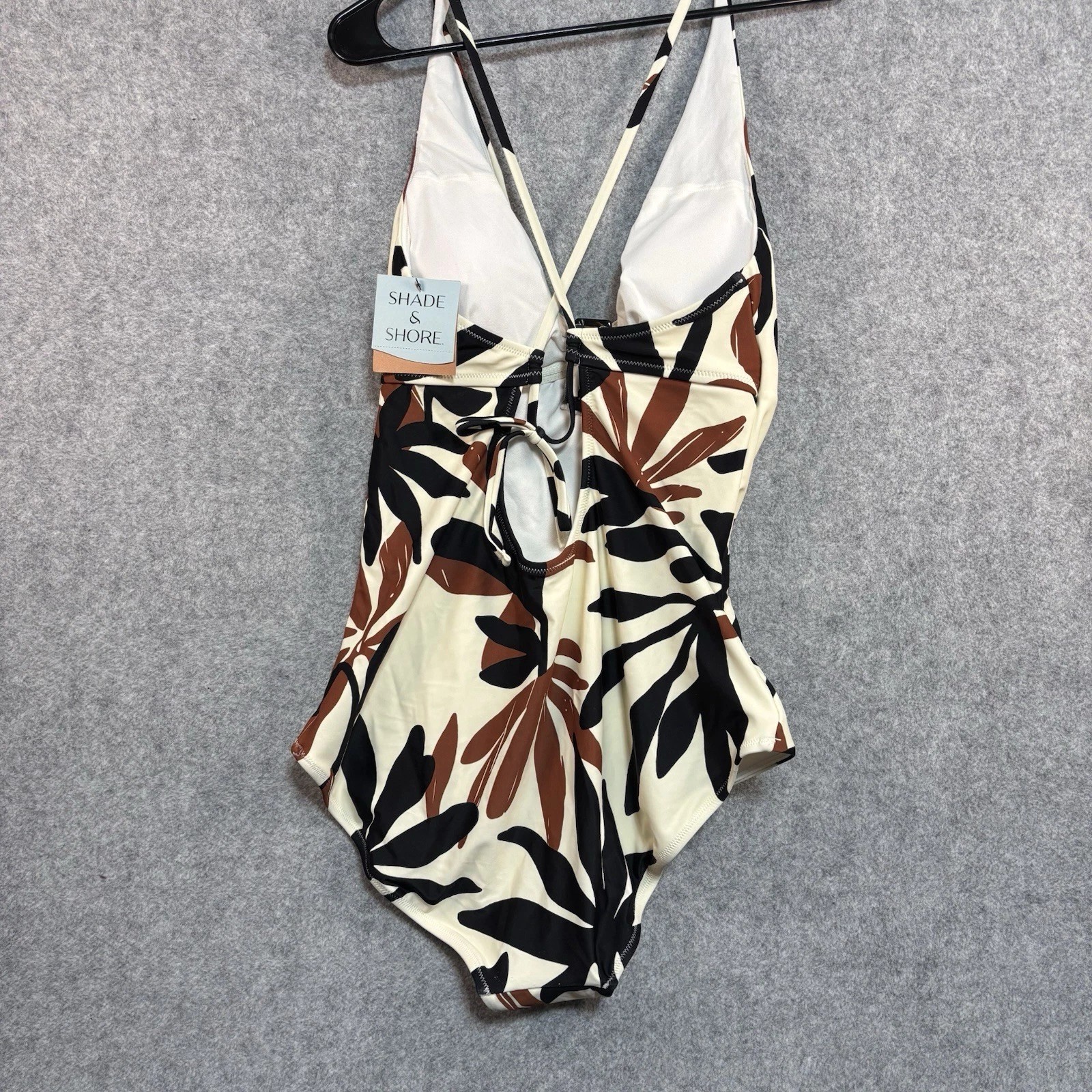 Shade & Shore One Piece White-Black-Brown Full Seat Coverage 1-Piece Swimsuit XS