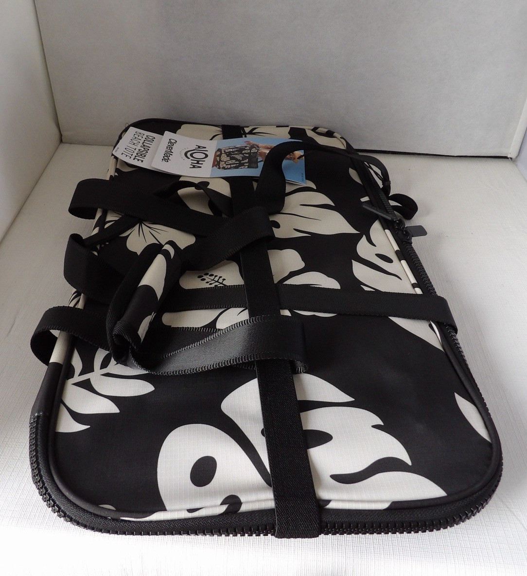 NWT Authentic ALOHA COLLECTION CLEVERMADE Beige, Black Collapsible Beach Tote